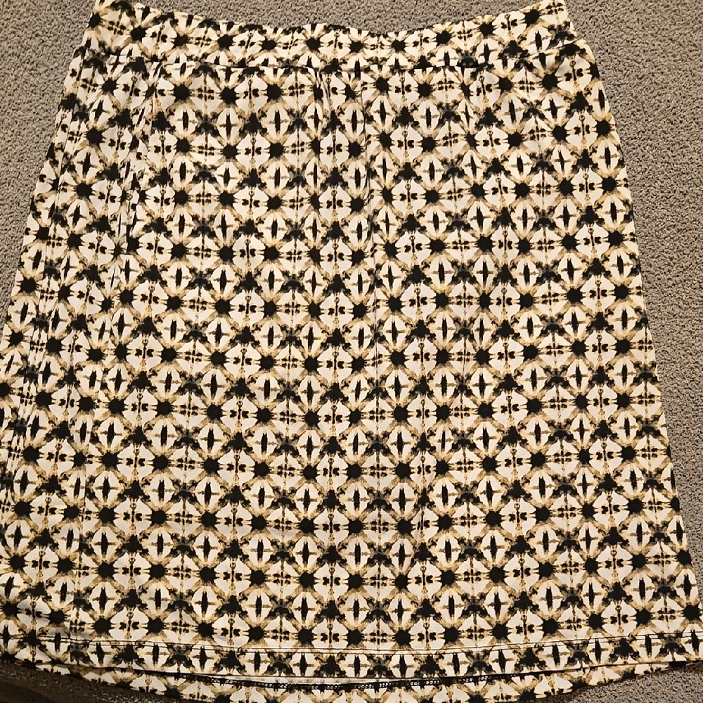 Susan Graver Patterned Black and Cream Skort